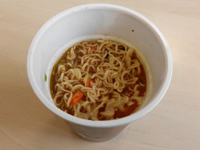 #050: YumYum Oriental Style Noodles "Beef Flavour" Cup