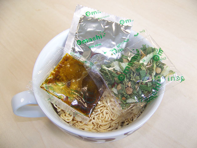 #083: Omachi "Lẩu tôm chua cay" Sour Shrimp Flavour