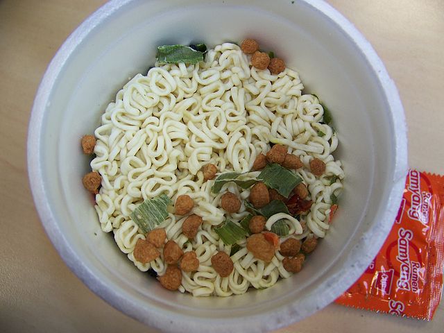 #098: Samyang "Beef Flavour" Cup Noodles