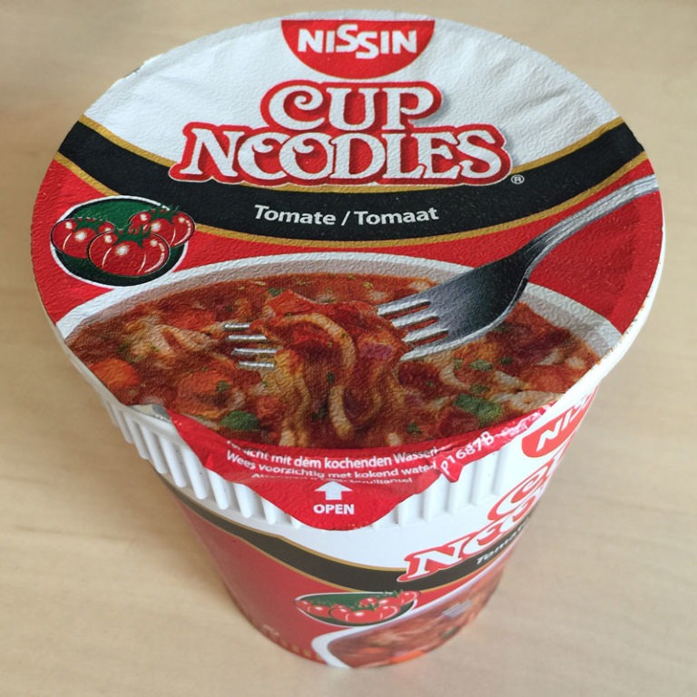 Nissin Cup Noodles Tomate