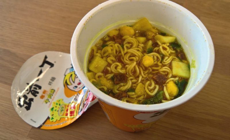 Nissin_Demae Itcho Curry Beef_Bild 3