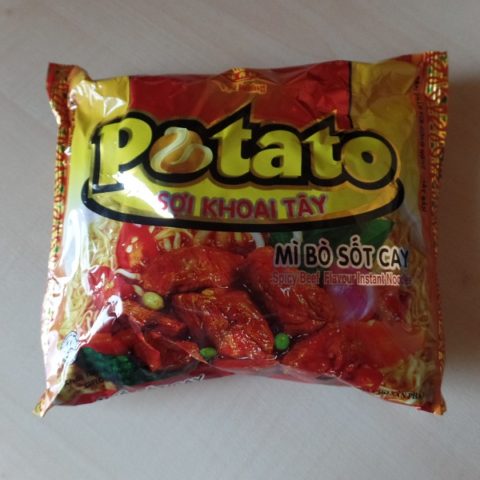 #813: Vi Huong Potato "Soi Khoai Tay Mi Bo Sot Cay" (Spicy Beef Flavour Instant Noodles)