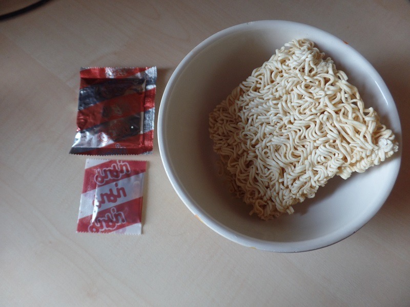 #815: Mama Instant Noodles "Yentafo Tom Yum Mohfai Flavour"