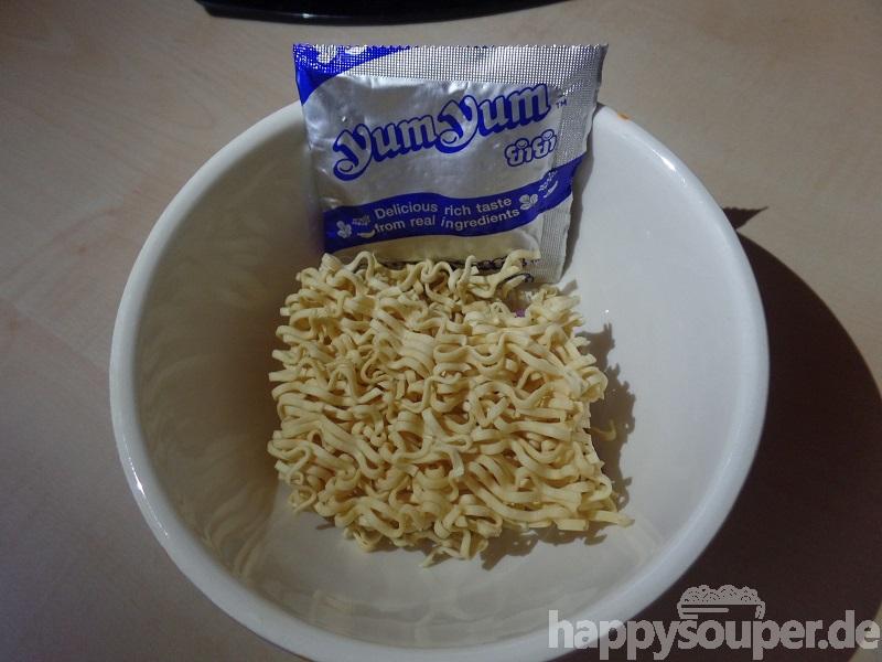 #1140: YumYum Instant Flat Shaped Noodles "Suki Flavour"