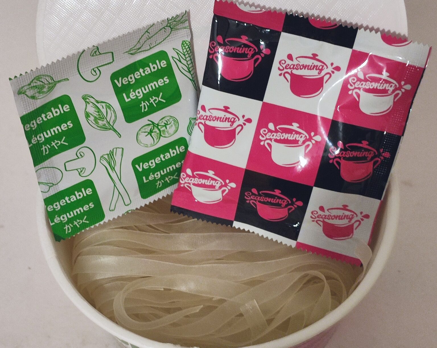 #3292: Ho Lee Mo Lee „Tom Yum Flavoured Noodles“ - HAPPYSOUPER.de