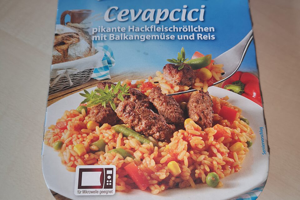 #2412: Buss Freizeitmacher "Cevapcici" (Pikante Hackfleischröllchen mit Balkangemüse und Reis)