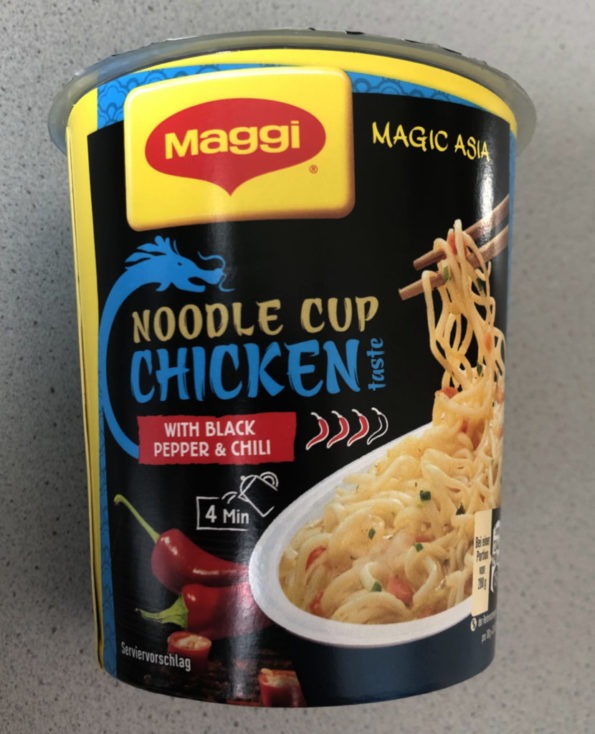1565 Maggi Magic Asia „Noodle Cup Chicken Taste with Black Pepper & Chili“ (2019) HAPPYSOUPER.de