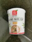 Ming Chu Asia Cuisine Instant-Nudel Cup Geschmackssorte Huhn Front