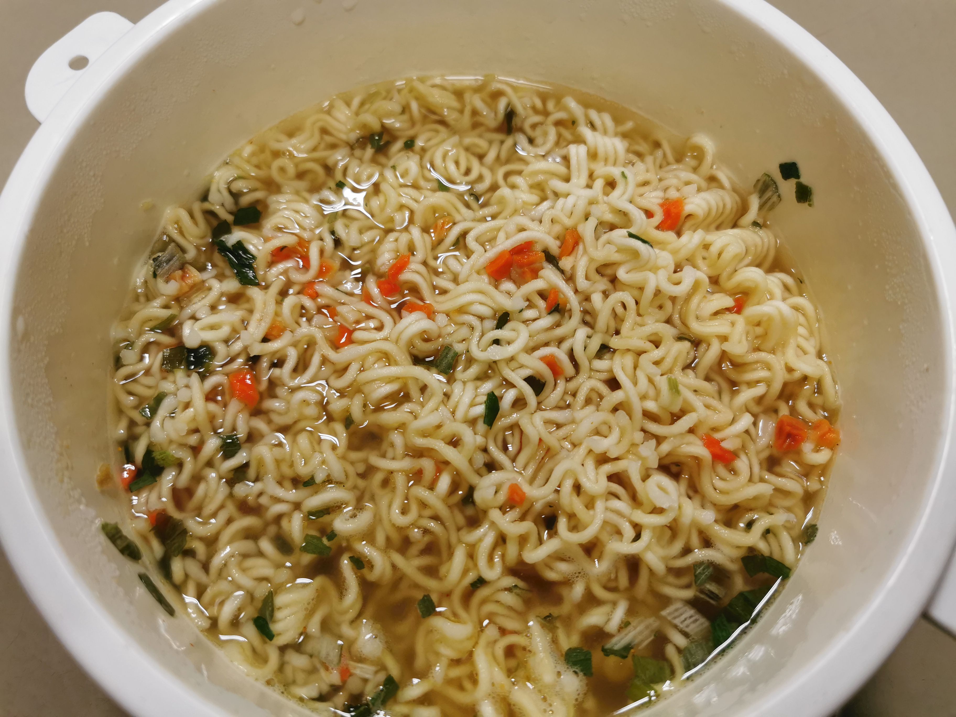 #2451: Mr. Wang Noodle Passionist "Instant Noodles Hühnchen Geschmack"