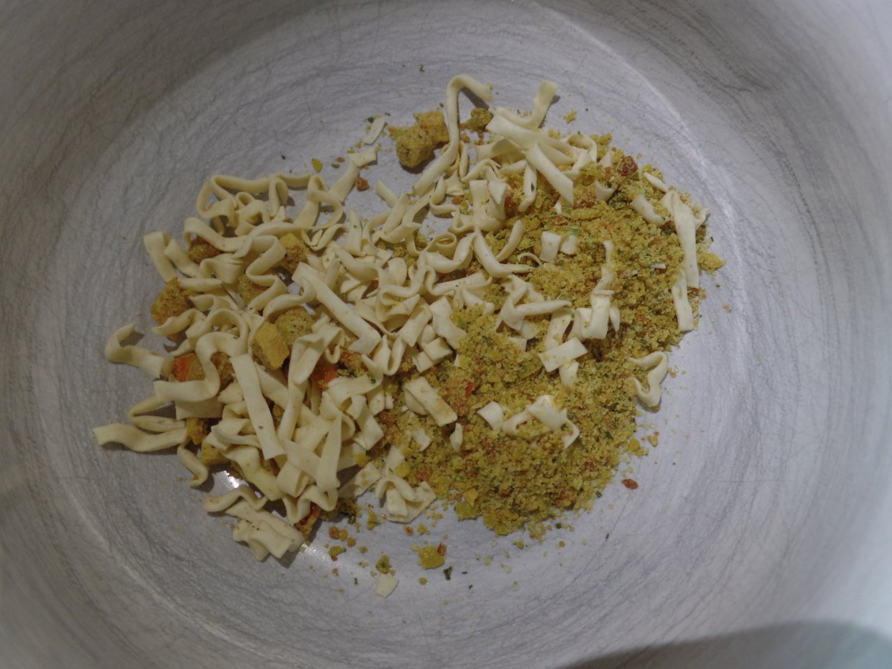 #1484: Aromico „Hühner Suppe mit Nudeln &amp; Croûtons“ - HAPPYSOUPER.de